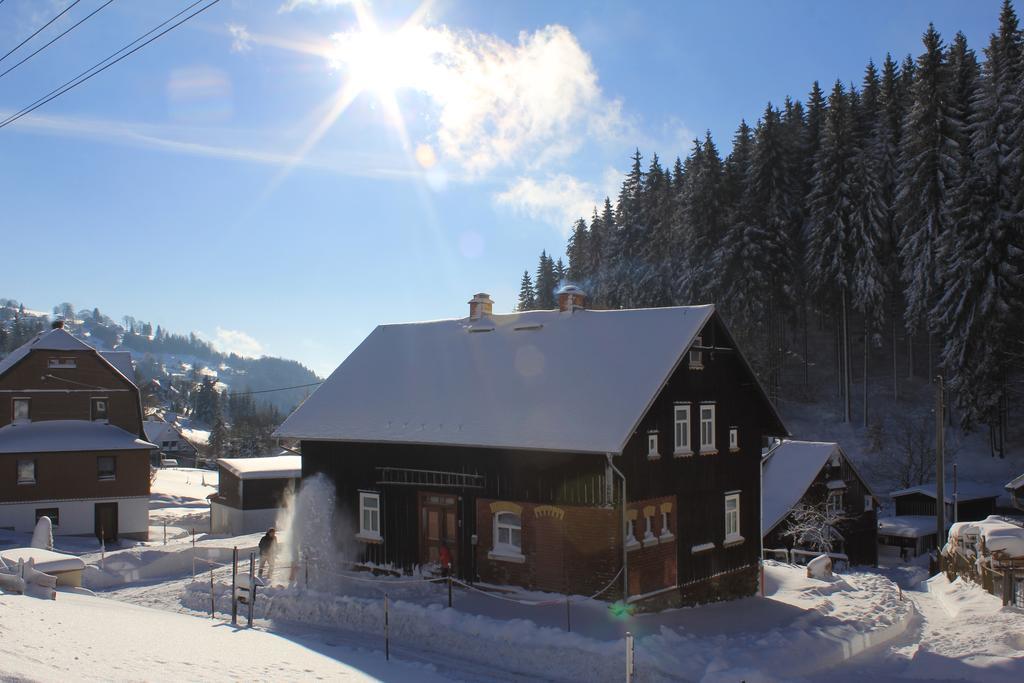 Ferienhaus Anno Dazumal, Wie Zu Oma'S Zeiten Apartment Klingenthal Bilik gambar