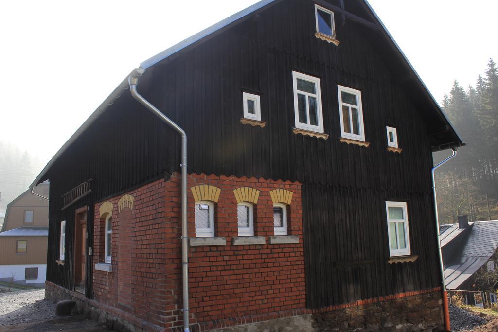 Ferienhaus Anno Dazumal, Wie Zu Oma'S Zeiten Apartment Klingenthal Luaran gambar