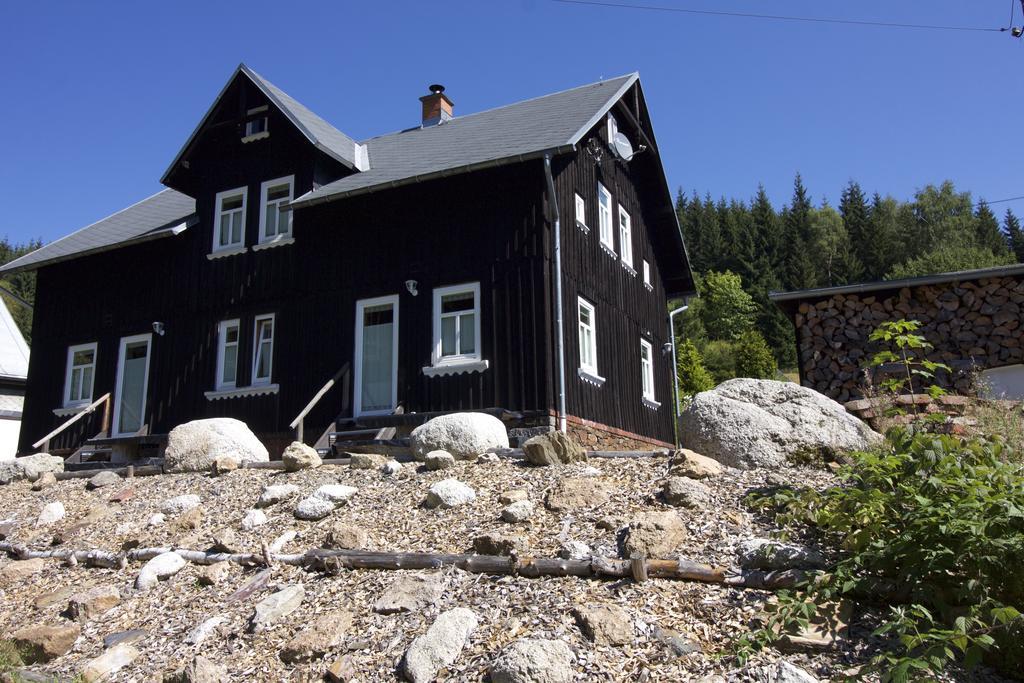 Ferienhaus Anno Dazumal, Wie Zu Oma'S Zeiten Apartment Klingenthal Luaran gambar