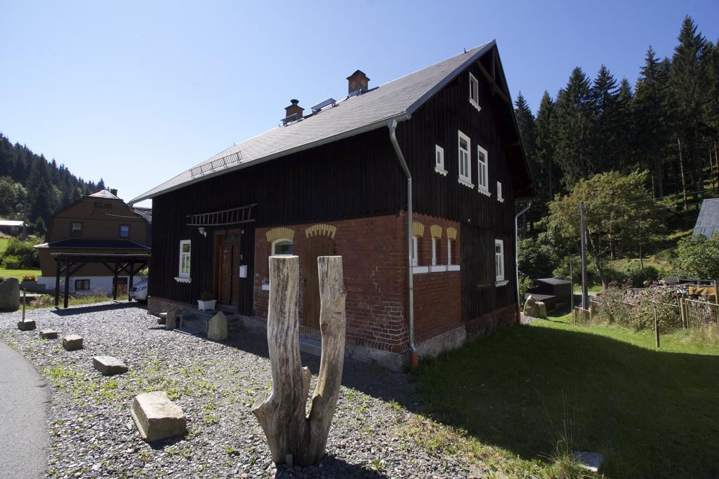 Ferienhaus Anno Dazumal, Wie Zu Oma'S Zeiten Apartment Klingenthal Luaran gambar